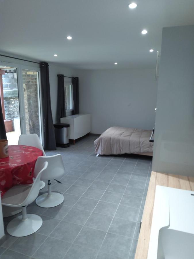 Apartamento Meublé avec cour Sotteville-lès-Rouen Exterior foto