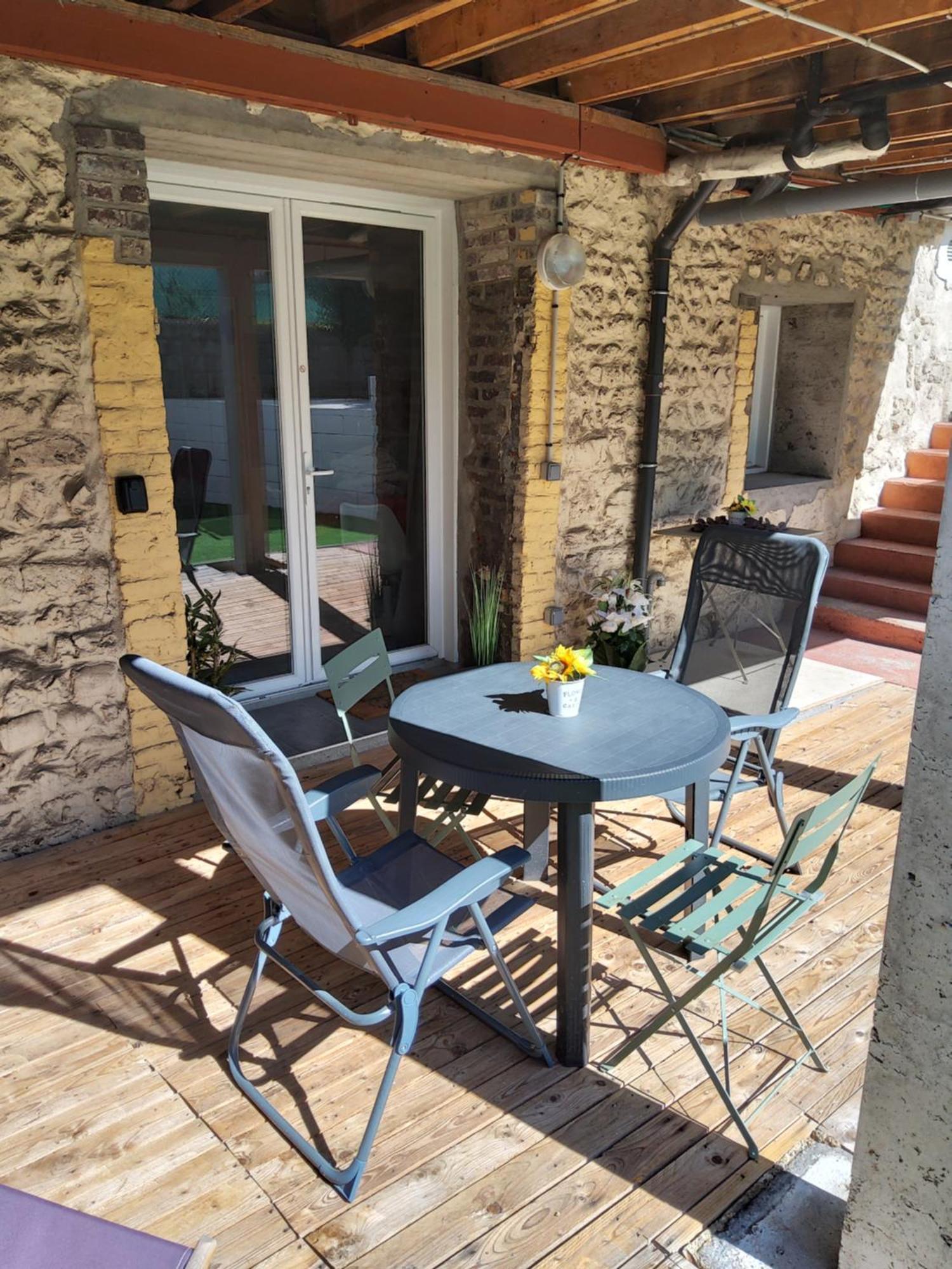 Apartamento Meublé avec cour Sotteville-lès-Rouen Exterior foto